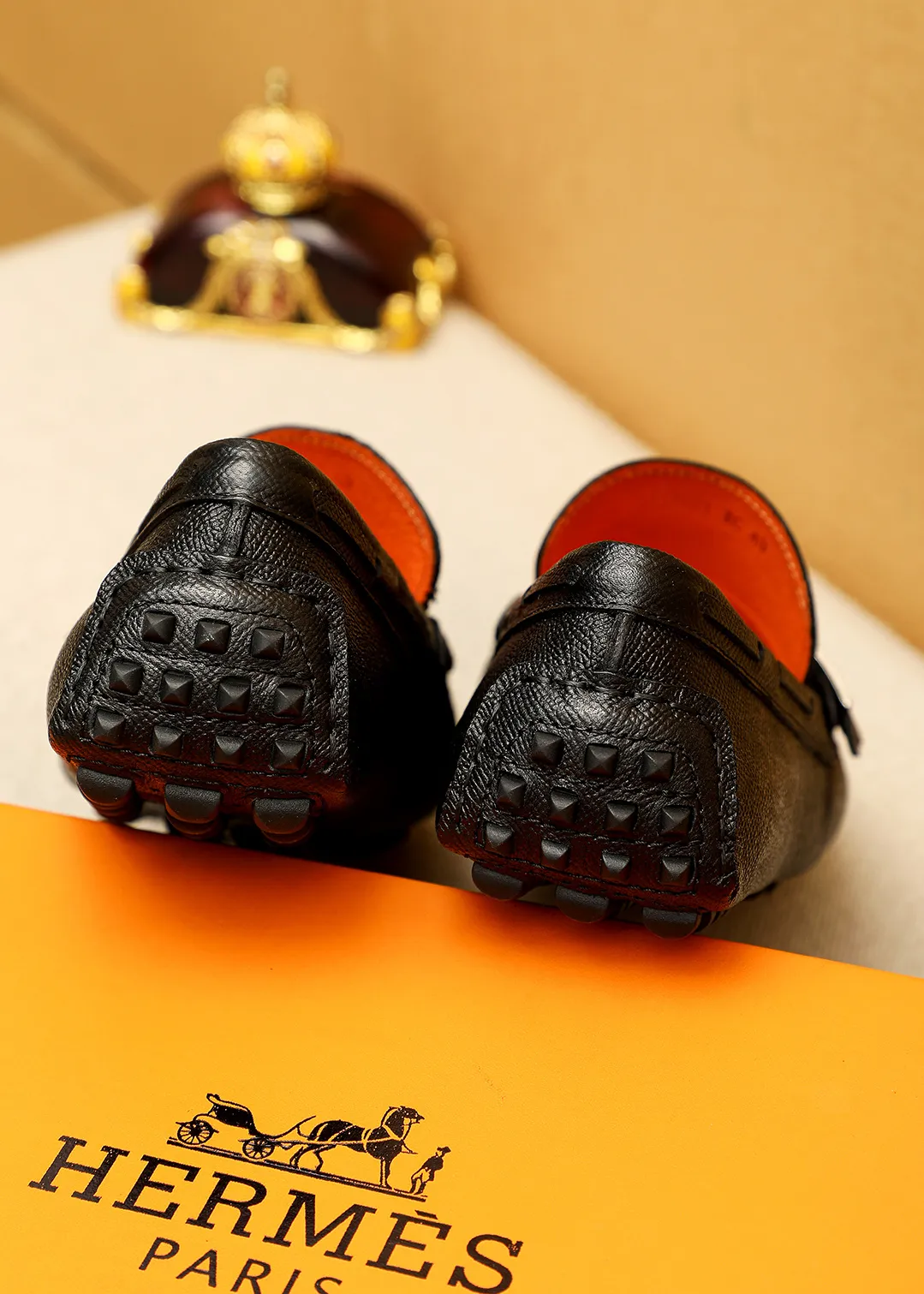 Men's shoes 💰380 💐 Product trademark: HERMES "Hermès" Doudou shoes Regular size: 38-44 (45.46.47🉑️Customized) Product materials: Selected imported first-layer cross-grain cowhide leather upper + luxury hardware buckle, imported pig leather lining. Strong three-dimensional visual effect, original outsole color: 1⃣️color optional